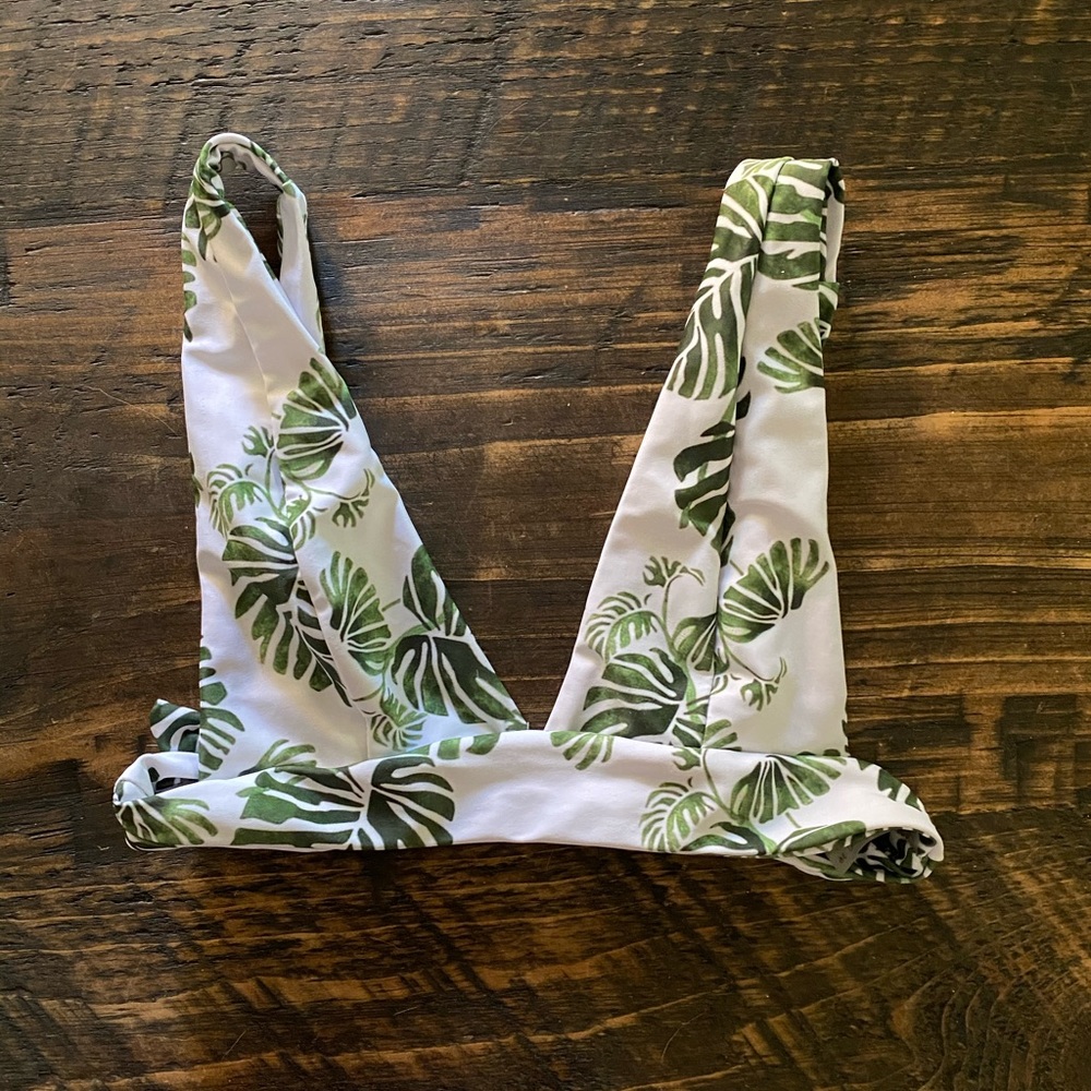 Zaful leaf print bikini top